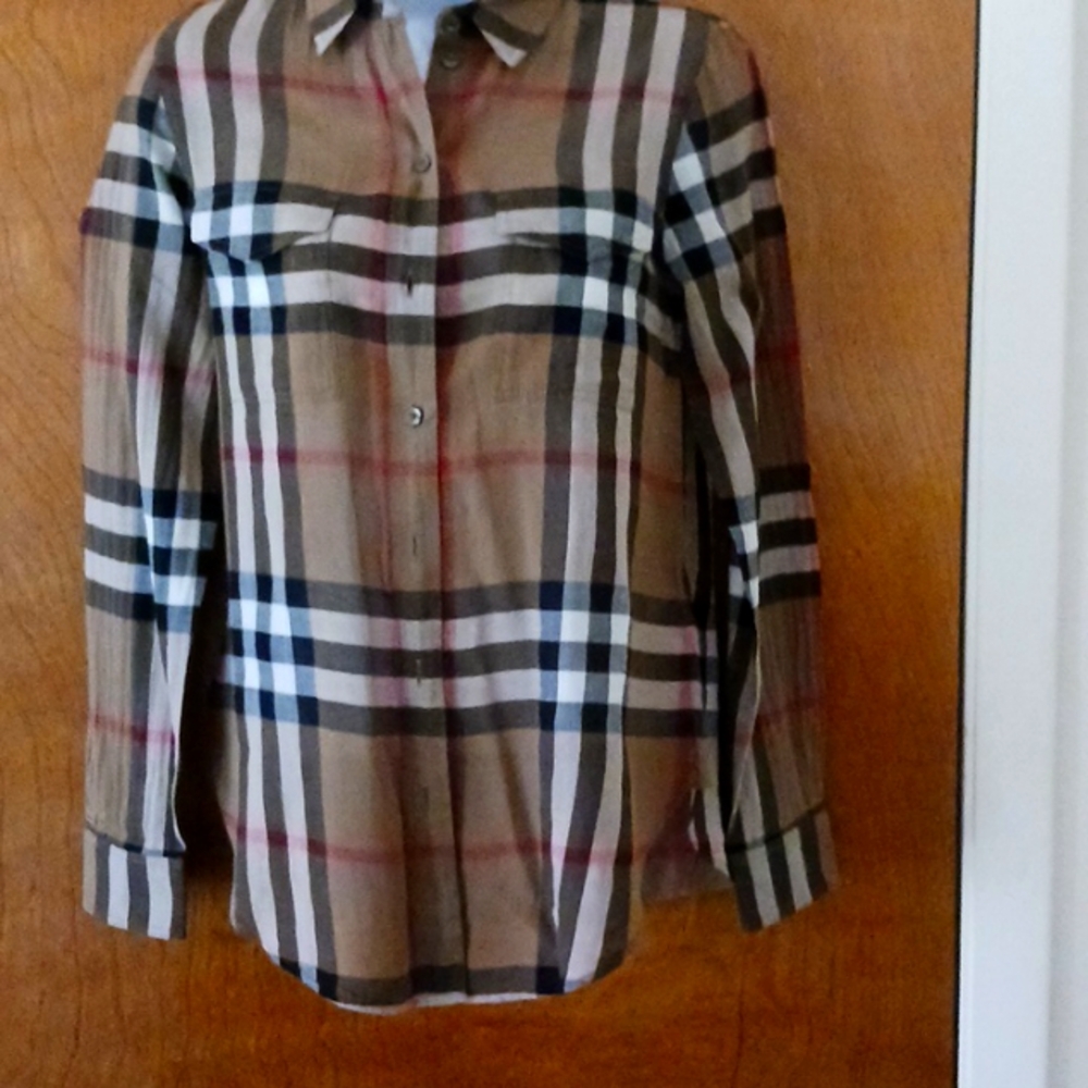 Lady's shirt
